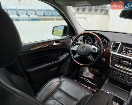 Черный Мерседес М-Класс, объемом двигателя 3.5 л и пробегом 142 тыс. км за 17500 $, фото 57 на Automoto.ua