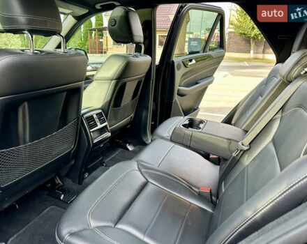 Черный Мерседес М-Класс, объемом двигателя 2.99 л и пробегом 226 тыс. км за 20499 $, фото 47 на Automoto.ua