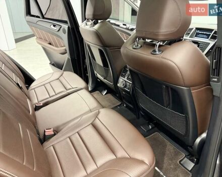 Черный Мерседес М-Класс, объемом двигателя 5.46 л и пробегом 119 тыс. км за 32990 $, фото 31 на Automoto.ua