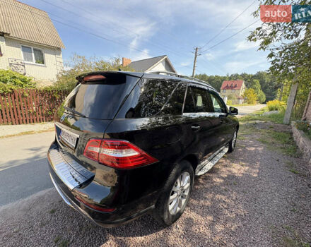 Мерседес М-Клас 2012 у Житомирі на Automoto.ua Чорний Мерседес М-Клас, об'ємом двигуна 2.14 л та пробігом 261 тис. км за 18900 $, фото 4 на Automoto.ua