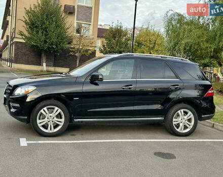 Черный Мерседес М-Класс, объемом двигателя 2.99 л и пробегом 226 тыс. км за 20499 $, фото 14 на Automoto.ua