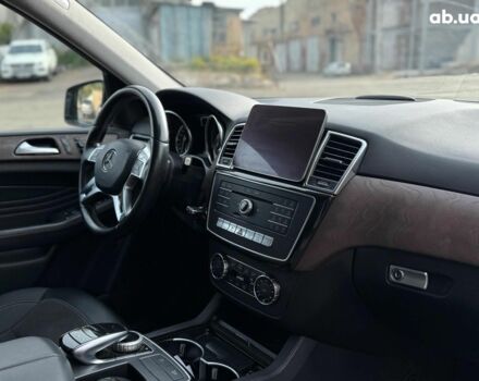 Мерседес М-Класс 2012 в Киеве на Automoto.ua Черный Мерседес М-Класс, объемом двигателя 2.1 л и пробегом 198 тыс. км за 23840 $, фото 49 на Automoto.ua