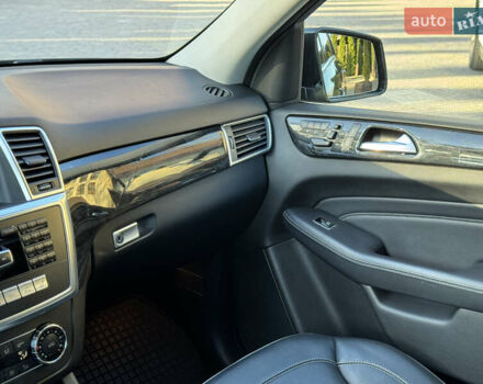 Черный Мерседес М-Класс, объемом двигателя 2.14 л и пробегом 160 тыс. км за 22500 $, фото 17 на Automoto.ua