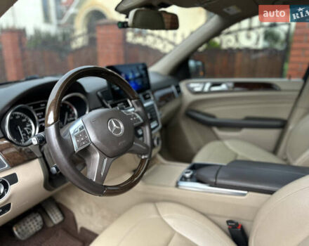 Черный Мерседес М-Класс, объемом двигателя 3 л и пробегом 255 тыс. км за 19400 $, фото 4 на Automoto.ua