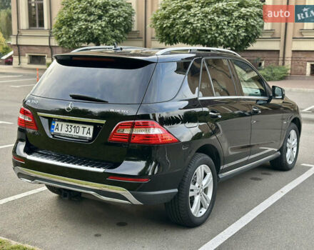 Черный Мерседес М-Класс, объемом двигателя 2.99 л и пробегом 226 тыс. км за 20499 $, фото 9 на Automoto.ua