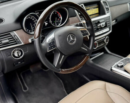 Черный Мерседес М-Класс, объемом двигателя 3.5 л и пробегом 160 тыс. км за 19500 $, фото 10 на Automoto.ua