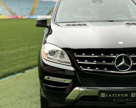 Черный Мерседес М-Класс, объемом двигателя 3.5 л и пробегом 142 тыс. км за 17500 $, фото 6 на Automoto.ua