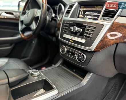 Черный Мерседес М-Класс, объемом двигателя 3.5 л и пробегом 142 тыс. км за 17500 $, фото 55 на Automoto.ua