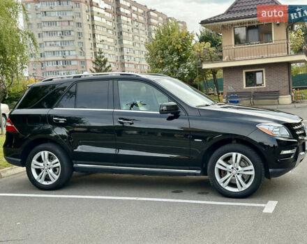 Черный Мерседес М-Класс, объемом двигателя 2.99 л и пробегом 226 тыс. км за 20499 $, фото 6 на Automoto.ua