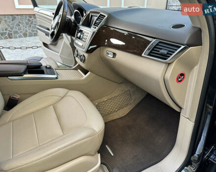 Черный Мерседес М-Класс, объемом двигателя 2.14 л и пробегом 247 тыс. км за 20500 $, фото 44 на Automoto.ua