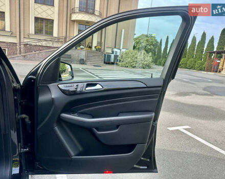 Черный Мерседес М-Класс, объемом двигателя 2.99 л и пробегом 226 тыс. км за 20499 $, фото 35 на Automoto.ua