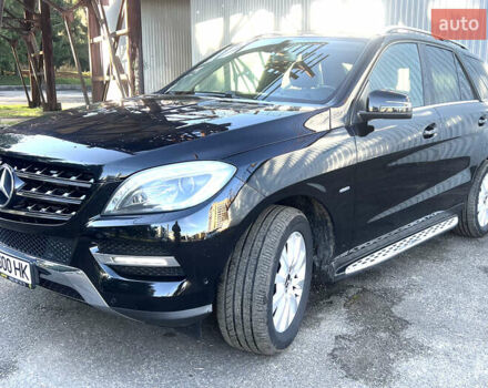 Черный Мерседес М-Класс, объемом двигателя 2.14 л и пробегом 198 тыс. км за 21700 $, фото 5 на Automoto.ua