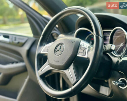 Черный Мерседес М-Класс, объемом двигателя 2.99 л и пробегом 226 тыс. км за 20499 $, фото 31 на Automoto.ua