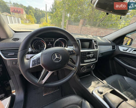 Мерседес М-Клас 2012 у Житомирі на Automoto.ua Чорний Мерседес М-Клас, об'ємом двигуна 2.14 л та пробігом 261 тис. км за 18900 $, фото 13 на Automoto.ua