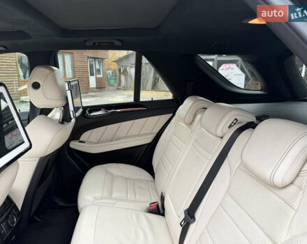 Черный Мерседес М-Класс, объемом двигателя 5.5 л и пробегом 179 тыс. км за 24500 $, фото 10 на Automoto.ua