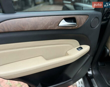 Мерседес М-Класс 2012 в Киеве на Automoto.ua Черный Мерседес М-Класс, объемом двигателя 3.5 л и пробегом 160 тыс. км за 17900 $, фото 24 на Automoto.ua
