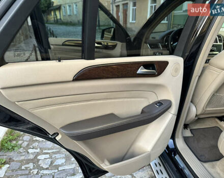 Черный Мерседес М-Класс, объемом двигателя 2.14 л и пробегом 247 тыс. км за 20500 $, фото 34 на Automoto.ua