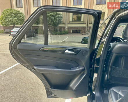 Черный Мерседес М-Класс, объемом двигателя 2.99 л и пробегом 226 тыс. км за 20499 $, фото 34 на Automoto.ua