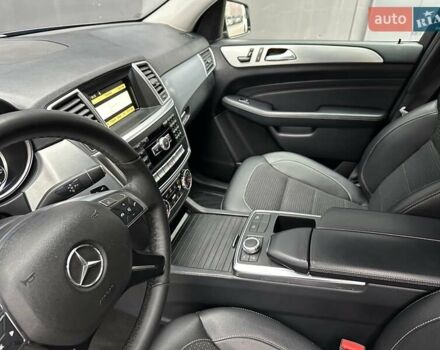 Чорний Мерседес М-Клас, об'ємом двигуна 2.2 л та пробігом 271 тис. км за 16450 $, фото 27 на Automoto.ua