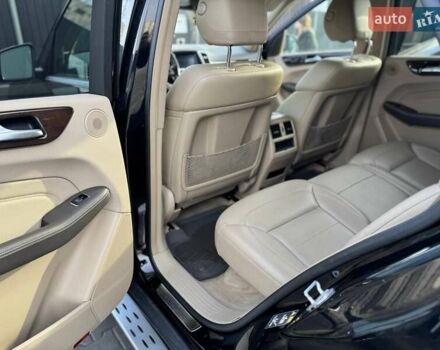 Черный Мерседес М-Класс, объемом двигателя 2.99 л и пробегом 240 тыс. км за 21900 $, фото 19 на Automoto.ua