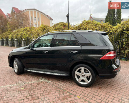 Мерседес М-Класс 2012 в Киеве на Automoto.ua Черный Мерседес М-Класс, объемом двигателя 3.5 л и пробегом 160 тыс. км за 17900 $, фото 8 на Automoto.ua