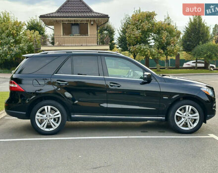 Черный Мерседес М-Класс, объемом двигателя 2.99 л и пробегом 226 тыс. км за 20499 $, фото 7 на Automoto.ua