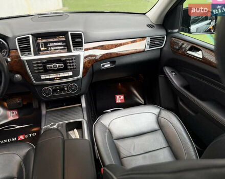 Черный Мерседес М-Класс, объемом двигателя 3.5 л и пробегом 142 тыс. км за 17500 $, фото 59 на Automoto.ua