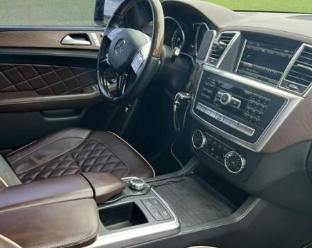 Черный Мерседес М-Класс, объемом двигателя 2.99 л и пробегом 250 тыс. км за 23700 $, фото 3 на Automoto.ua