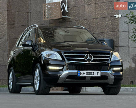 Черный Мерседес М-Класс, объемом двигателя 2.2 л и пробегом 182 тыс. км за 19500 $, фото 1 на Automoto.ua