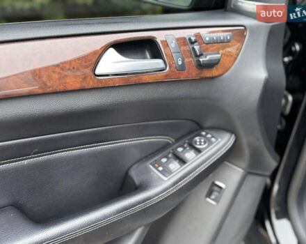 Чорний Мерседес М-Клас, об'ємом двигуна 2.99 л та пробігом 230 тис. км за 28700 $, фото 53 на Automoto.ua