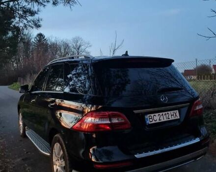 Черный Мерседес М-Класс, объемом двигателя 3 л и пробегом 215 тыс. км за 23000 $, фото 3 на Automoto.ua