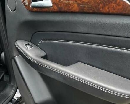 Черный Мерседес М-Класс, объемом двигателя 3.5 л и пробегом 150 тыс. км за 24900 $, фото 6 на Automoto.ua