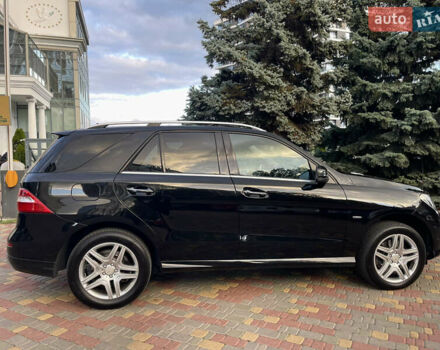 Мерседес М-Класс 2013 в Одессе на Automoto.ua Черный Мерседес М-Класс, объемом двигателя 2.99 л и пробегом 150 тыс. км за 19500 $, фото 16 на Automoto.ua