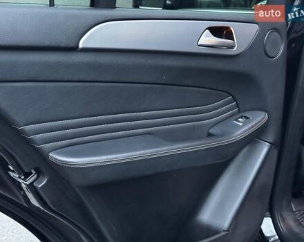 Черный Мерседес М-Класс, объемом двигателя 2.2 л и пробегом 205 тыс. км за 19490 $, фото 20 на Automoto.ua