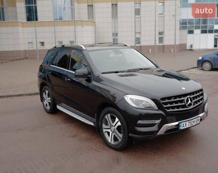 Черный Мерседес М-Класс, объемом двигателя 2.99 л и пробегом 255 тыс. км за 25000 $, фото 3 на Automoto.ua