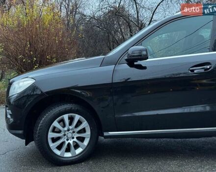 Черный Мерседес М-Класс, объемом двигателя 2.2 л и пробегом 205 тыс. км за 19490 $, фото 19 на Automoto.ua