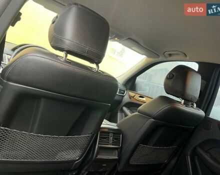 Черный Мерседес М-Класс, объемом двигателя 3 л и пробегом 156 тыс. км за 28000 $, фото 7 на Automoto.ua