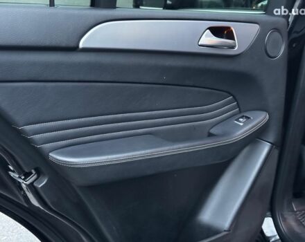 Черный Мерседес М-Класс, объемом двигателя 2.2 л и пробегом 205 тыс. км за 19490 $, фото 21 на Automoto.ua
