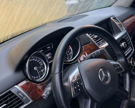 Черный Мерседес М-Класс, объемом двигателя 3 л и пробегом 156 тыс. км за 28000 $, фото 12 на Automoto.ua