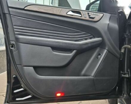 Черный Мерседес М-Класс, объемом двигателя 3.5 л и пробегом 187 тыс. км за 20900 $, фото 16 на Automoto.ua