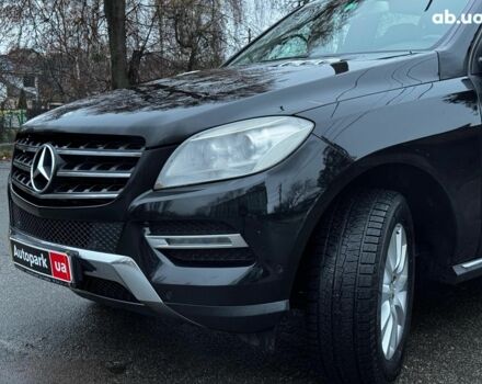 Черный Мерседес М-Класс, объемом двигателя 2.2 л и пробегом 205 тыс. км за 19490 $, фото 4 на Automoto.ua