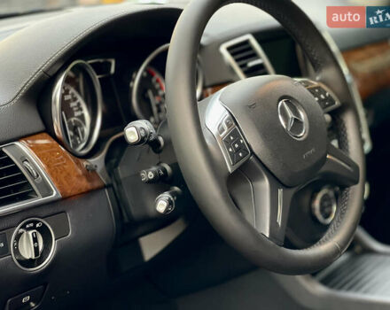 Мерседес М-Класс 2013 в Одессе на Automoto.ua Черный Мерседес М-Класс, объемом двигателя 2.99 л и пробегом 150 тыс. км за 19500 $, фото 32 на Automoto.ua