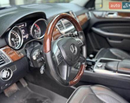 Чорний Мерседес М-Клас, об'ємом двигуна 2.99 л та пробігом 230 тис. км за 28700 $, фото 60 на Automoto.ua