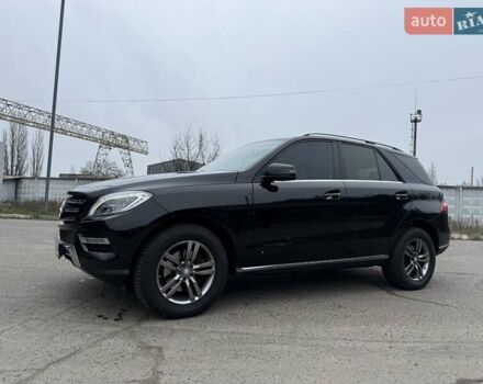 Черный Мерседес М-Класс, объемом двигателя 2.14 л и пробегом 220 тыс. км за 21000 $, фото 12 на Automoto.ua