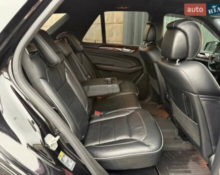 Черный Мерседес М-Класс, объемом двигателя 3.5 л и пробегом 331 тыс. км за 16950 $, фото 17 на Automoto.ua