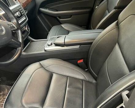 Черный Мерседес М-Класс, объемом двигателя 3 л и пробегом 156 тыс. км за 28000 $, фото 5 на Automoto.ua