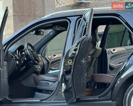 Черный Мерседес М-Класс, объемом двигателя 2.2 л и пробегом 182 тыс. км за 19500 $, фото 14 на Automoto.ua