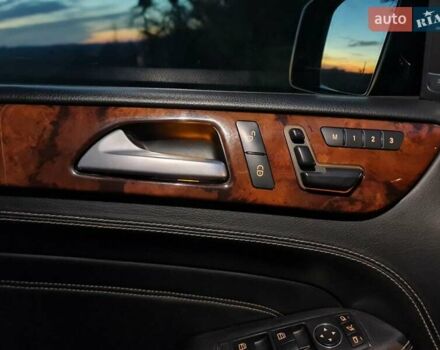 Черный Мерседес М-Класс, объемом двигателя 3 л и пробегом 215 тыс. км за 23000 $, фото 16 на Automoto.ua