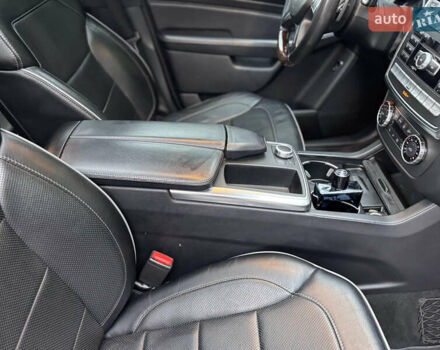 Чорний Мерседес М-Клас, об'ємом двигуна 2.99 л та пробігом 230 тис. км за 28700 $, фото 86 на Automoto.ua