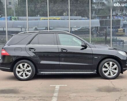 Черный Мерседес М-Класс, объемом двигателя 3.5 л и пробегом 187 тыс. км за 20900 $, фото 5 на Automoto.ua